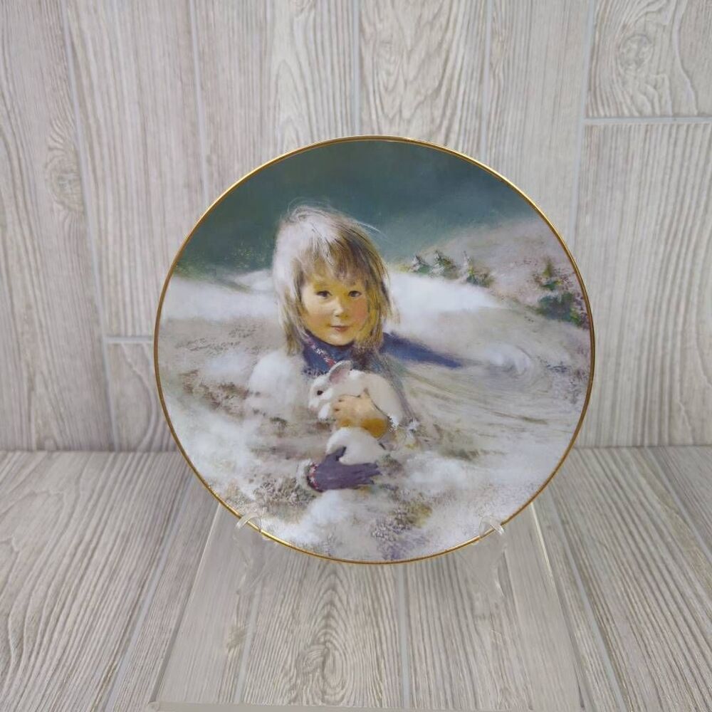 VTG 1980 Third Issue Precious Moments By Viletta Snow Bunny 9" Collectors Plate